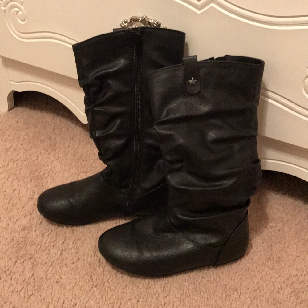 Black boots